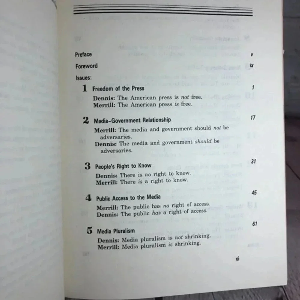 Vintage 1984 Basic issues in MASS COMMUNICATION a debate textbook